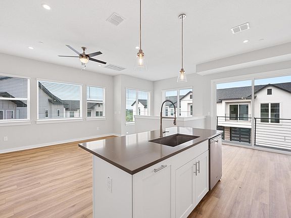 4th image of 12000 Vista Parke Dr #506