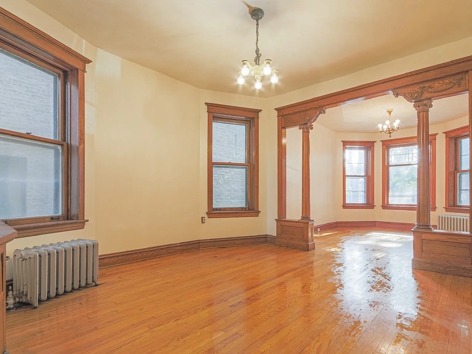 2637 N Whipple St — Photo 4