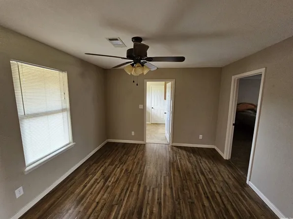 201 Logan Ln, Bismarck, AR 71929