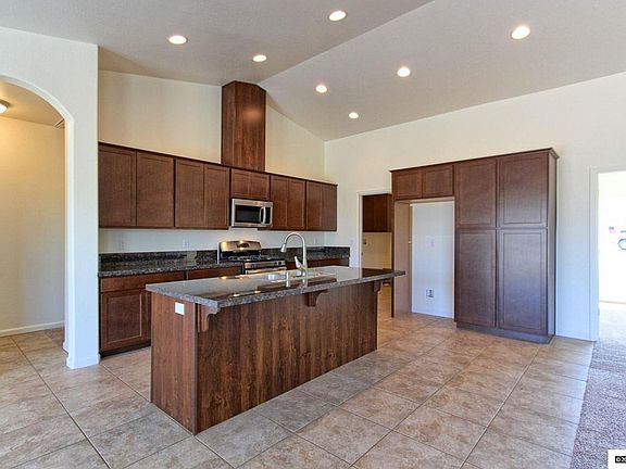 5th image of 570 Lone Star Ct