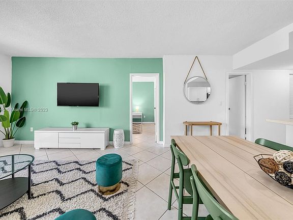 5th image of 2345 NE 135th St APT 204