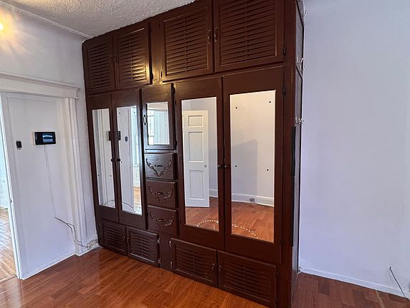 4th image of 9311 Foster Ave #1