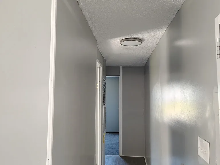 25 Carson Ave — Photo 6