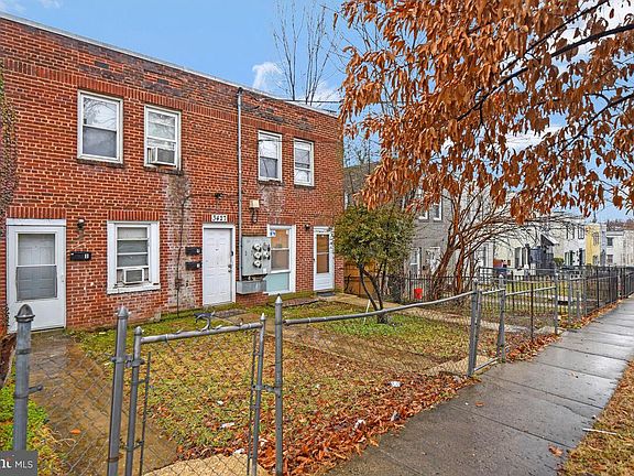 3rd image of 3427 B St SE APT 4