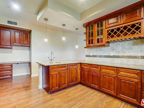 2nd image of 1742 Federal Ave Unit 303