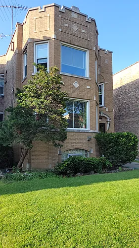 5228 W Hutchinson St Photo 1
