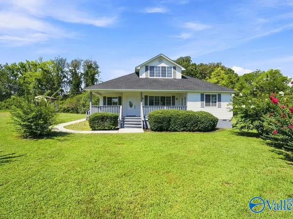 305 Brick School Rd, Muscle Shoals, AL 35661