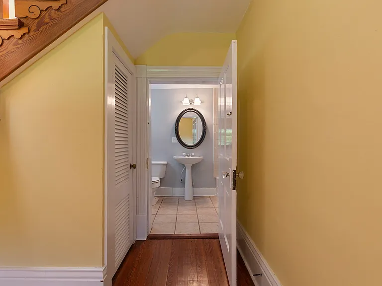 5820 Chamberlain Ln — Photo 29