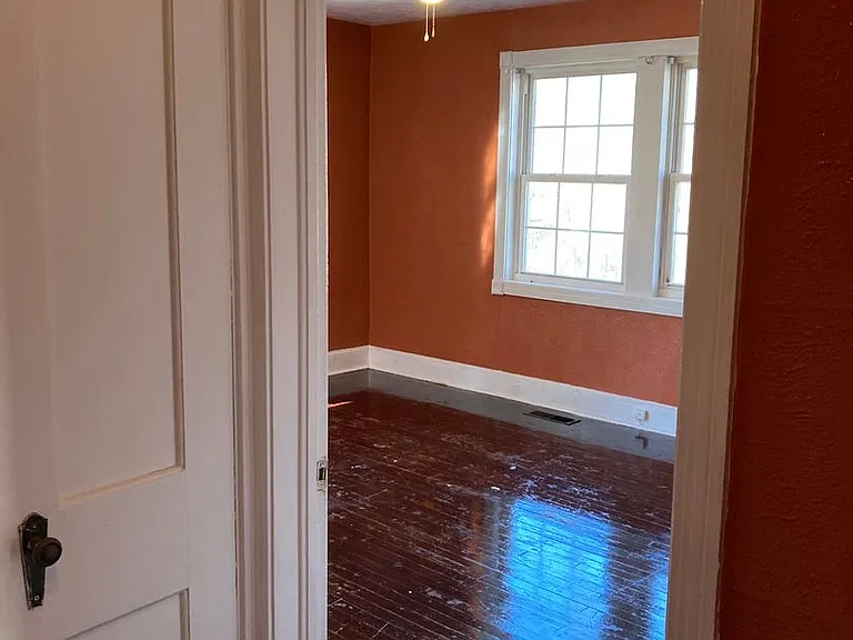 1805 Abbott Ave — Photo 5