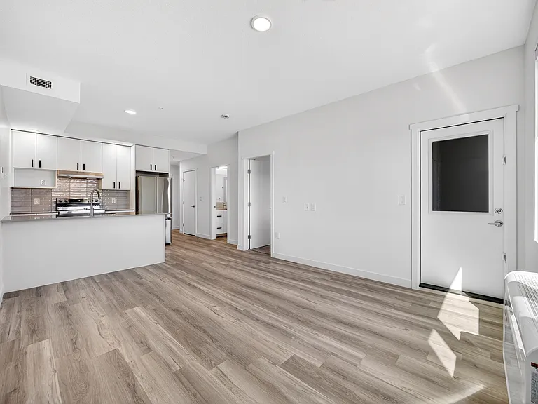 205 Greenbriar Vw NW — Photo 11