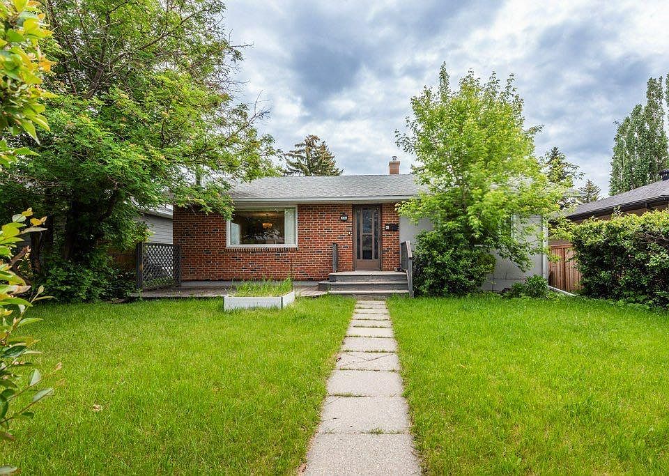 1st image of 3136 46th St SW