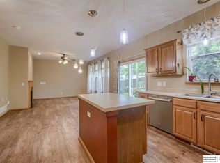 8902 S 167th St, Omaha, NE 68136