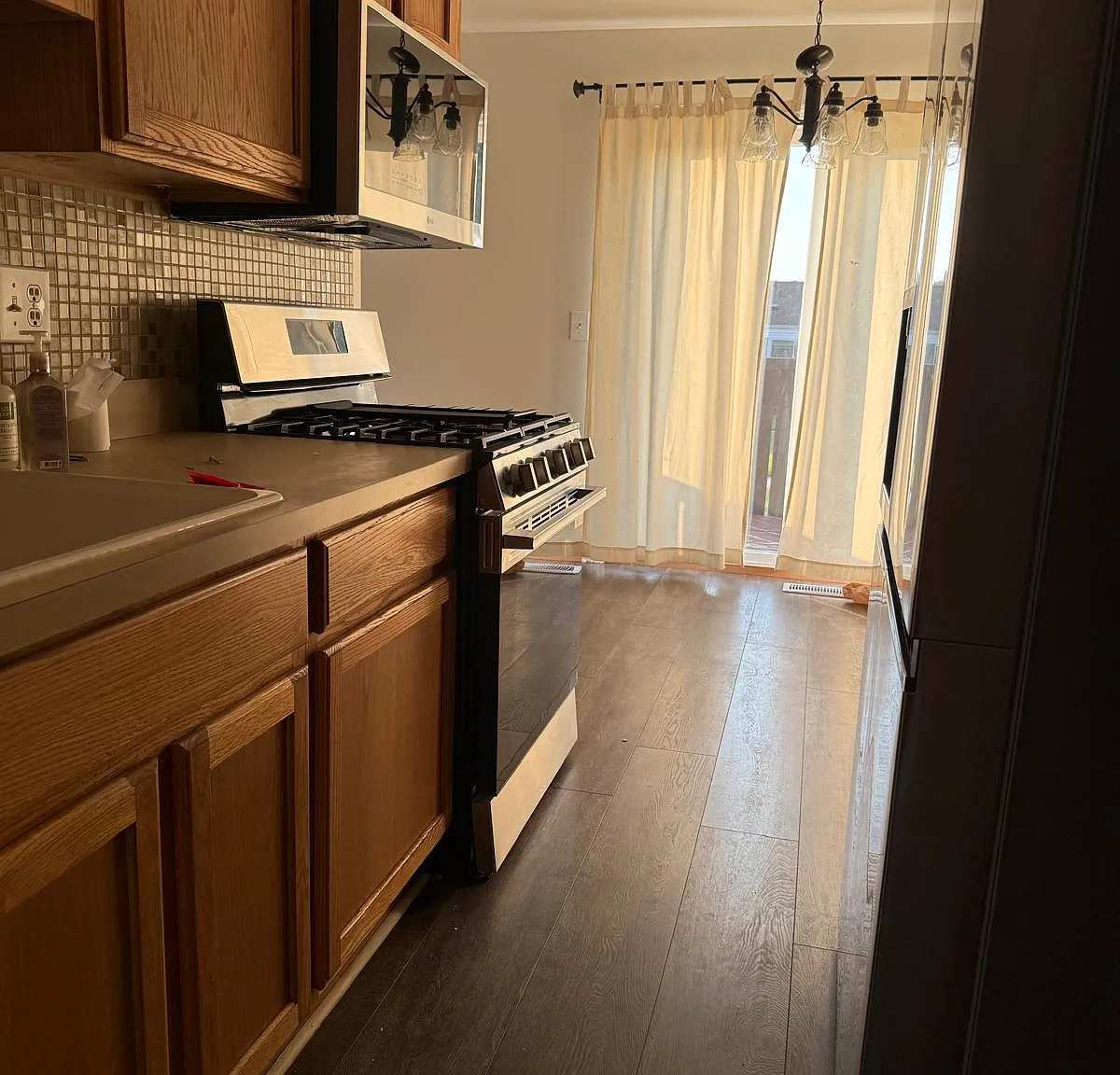 2 bed, 1.5 bath, 1468 sqft, $1,800 — Photo 4