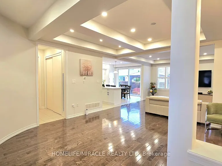 91 Tysonville Cir — Photo 6