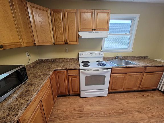 4th image of 143 Woodlawn Ave #2