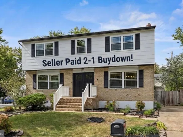7952 Cross Creek Dr, Glen Burnie, MD 21061