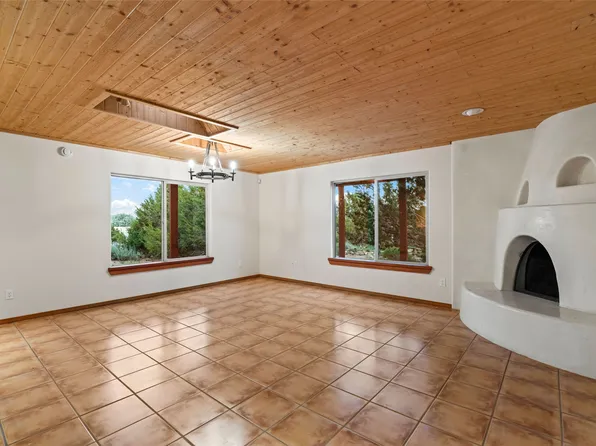 46 Estambre Rd, Santa Fe, NM 87508