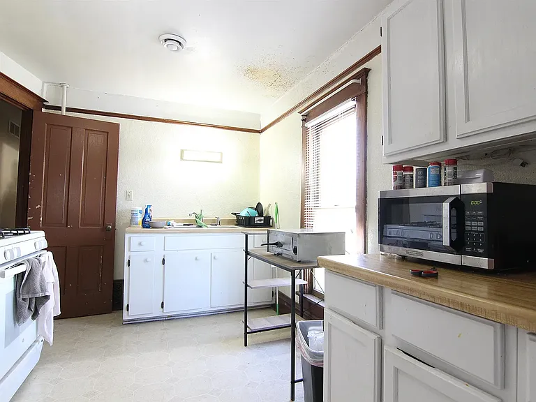 2122 Olive St #2 — Photo 9