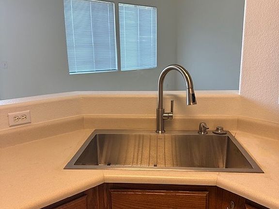 4th image of 10650 Shifting Breeze Ave