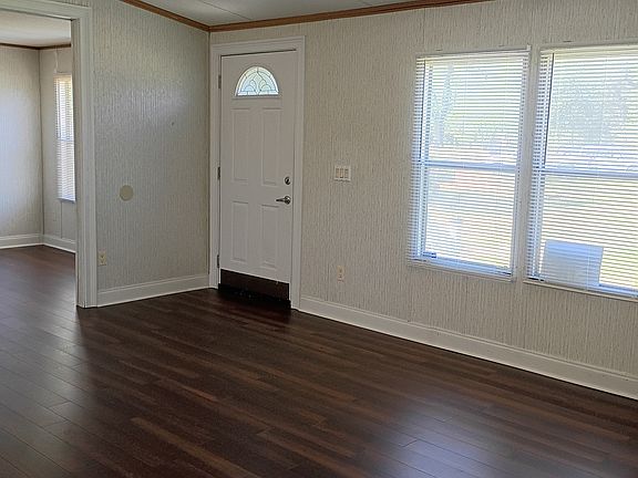 3rd image of 2825 Congaree Rd