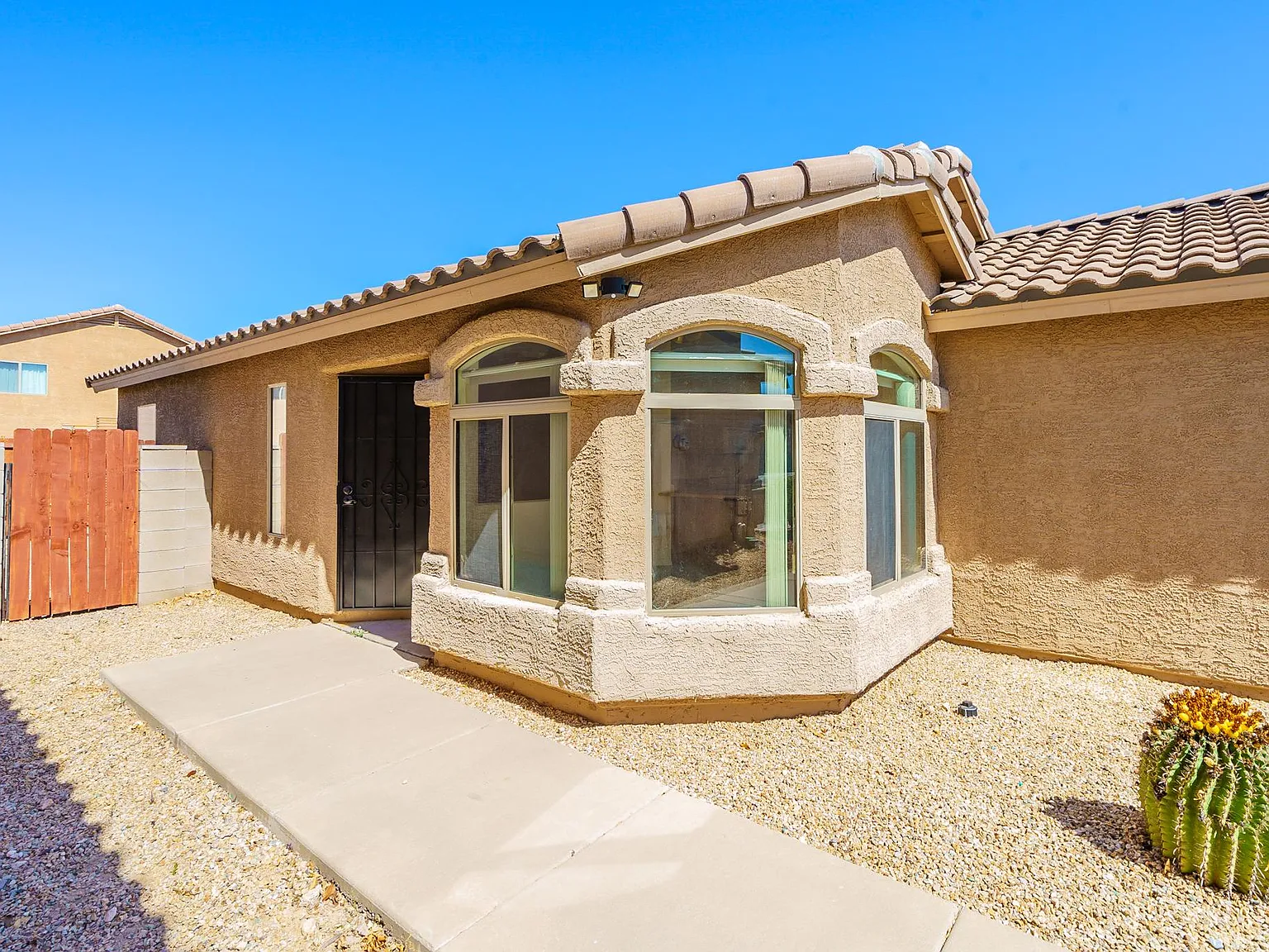 8362 S Egyptian Dr — Photo 2