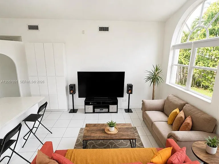 9763 NW 29th St — Photo 5