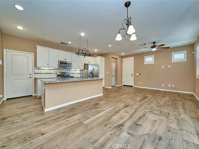 35879 Landon Ln — Photo 1