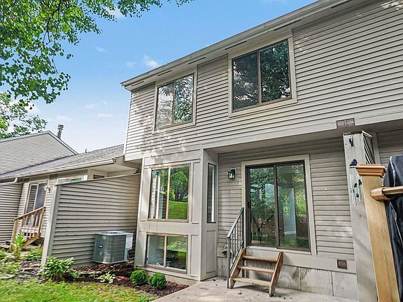 3rd image of 51 Springhouse Dr