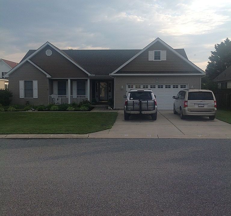1st image of 303 Seagull Dr