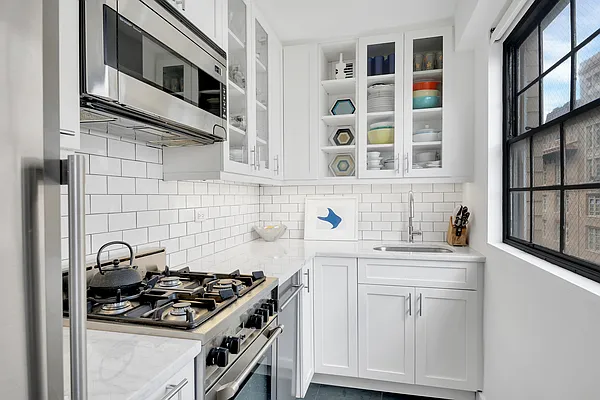 Sold by Level Group | media 6