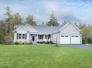 27 Ashleigh Ln, Saratoga Springs, NY 12866