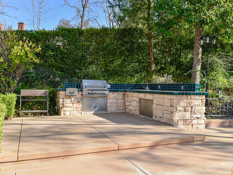 768 Forest Green Dr — Photo 27