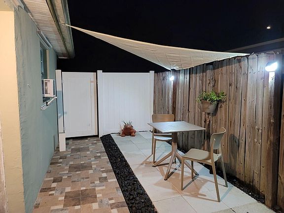 4th image of 2311 N 58th Avenue