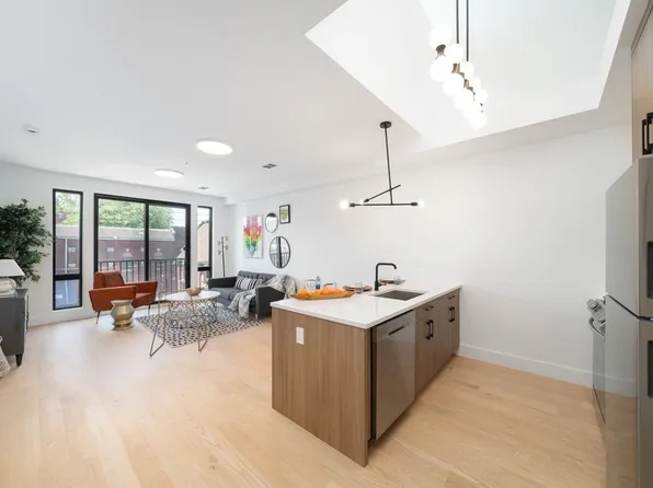 10 Brinkerhoff Street image 5 of 19