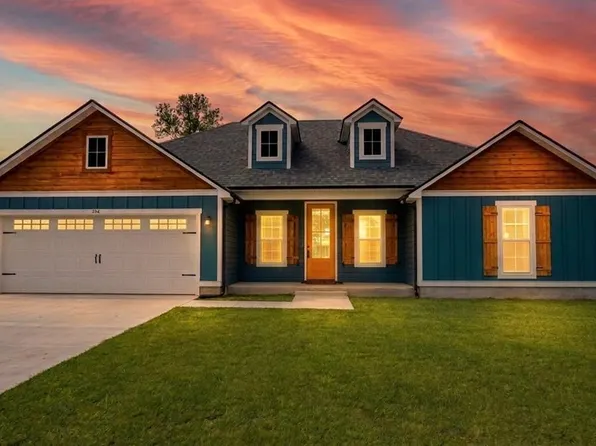 326 McNeal Heritage Cir, Hahira, GA 31632