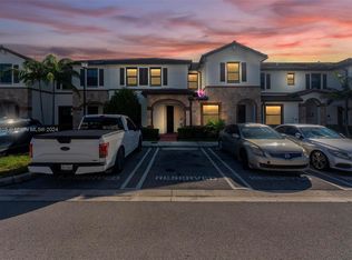 10495 W 32nd Ln, Hialeah, FL 33018