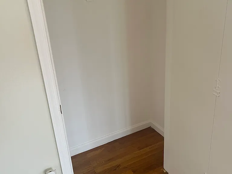 112 Hillyer St — Photo 5