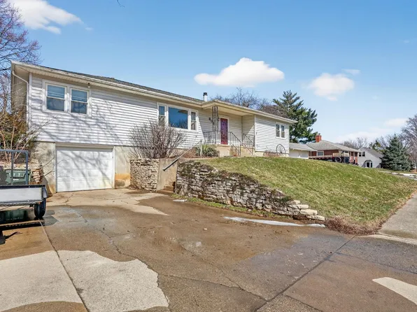 801 W 14th St, Cedar Falls, IA 50613