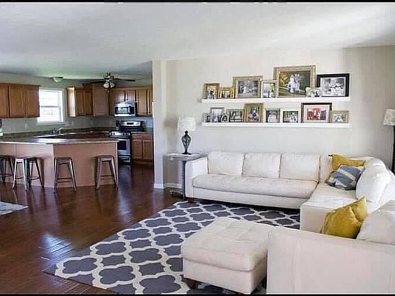 5th image of 1270 Cedar Lake Dr