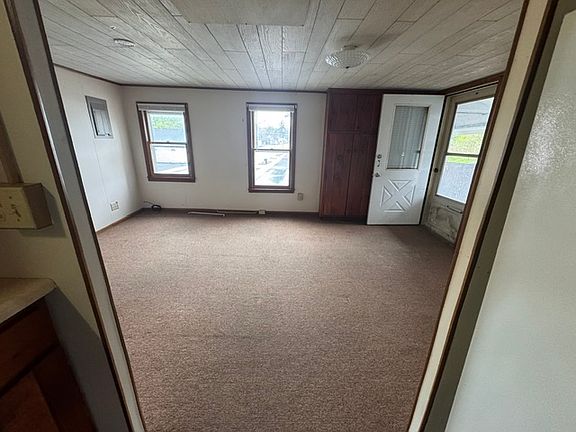 4th image of 1913 Davis Rd #1