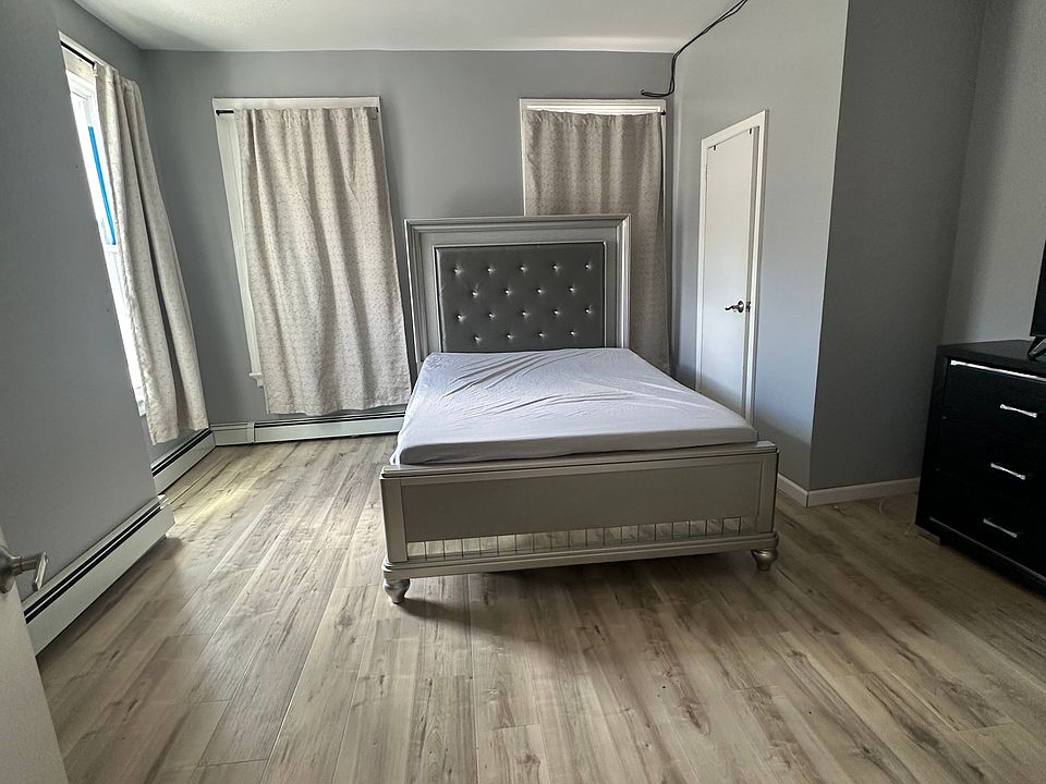 1st image of 75 Chestnut St Floor 2