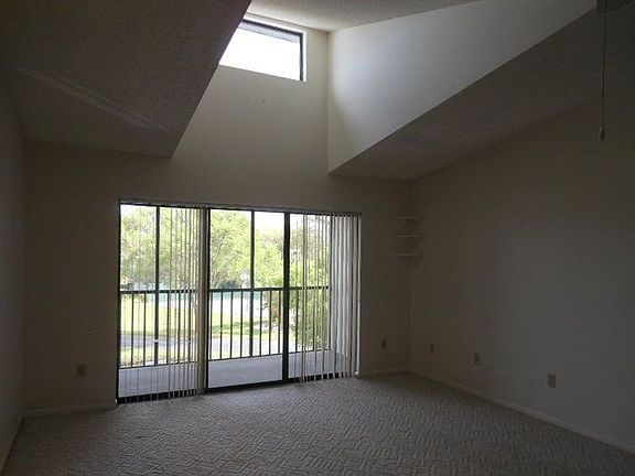 5th image of 9650 Green Cypress Ln APT 17