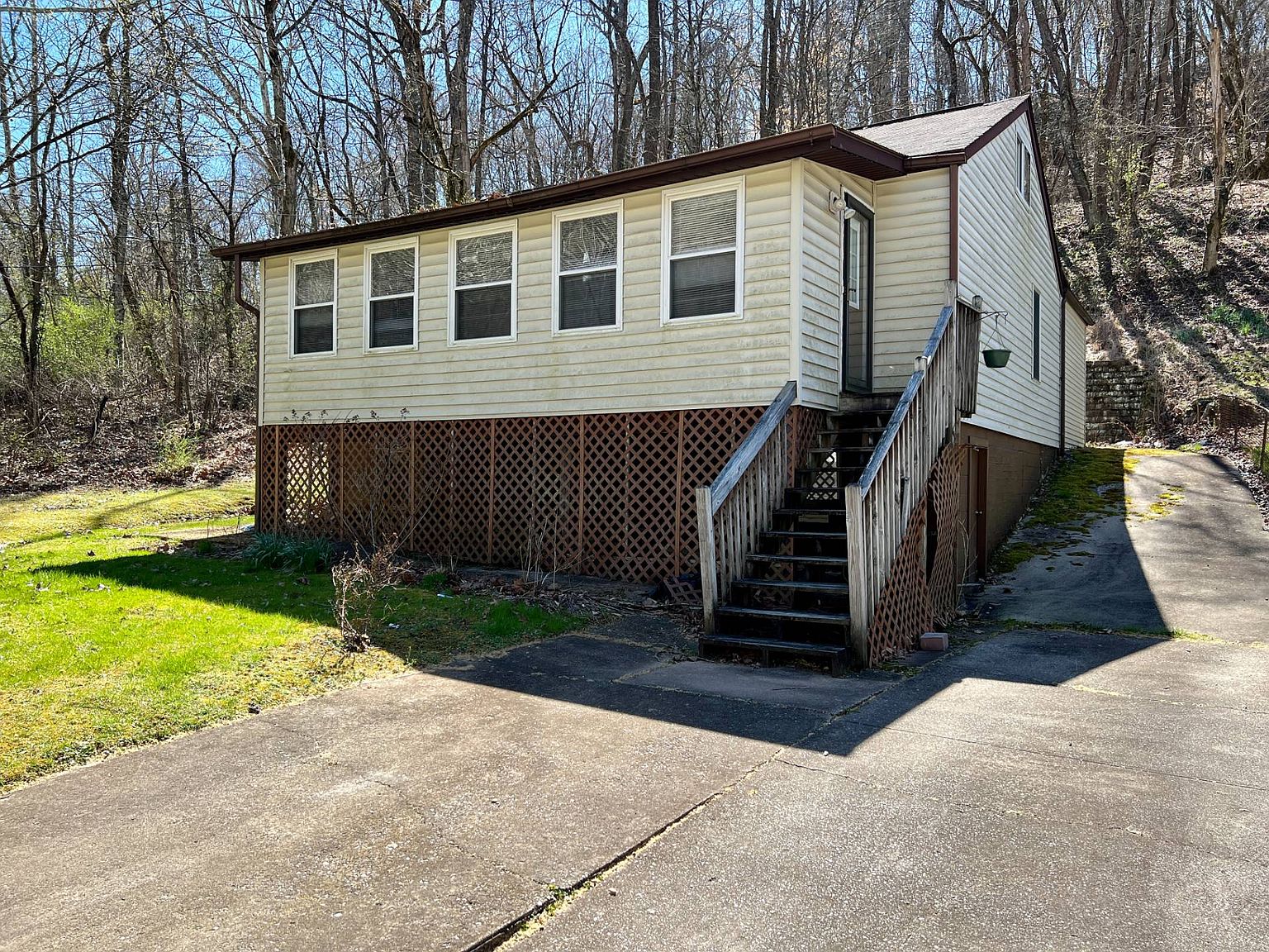 1652 Roxalana Rd, Dunbar, WV 25064 Zillow