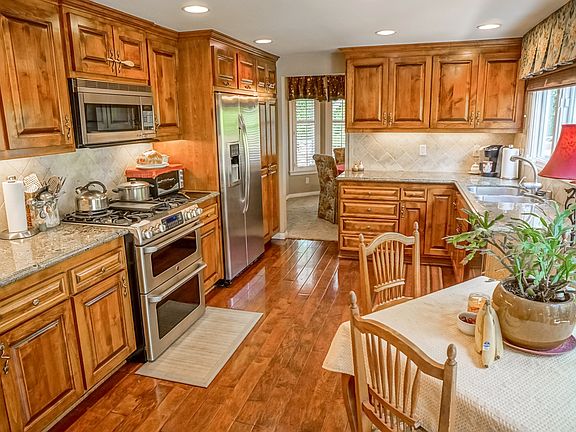 4th image of 25609 Almendra Dr