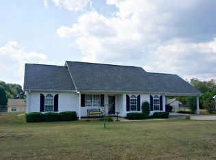 68 Summit Ln, Carnesville, GA 30521