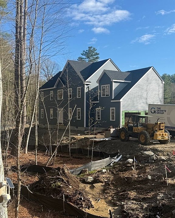 2nd image of 3 Moon Hill Rd