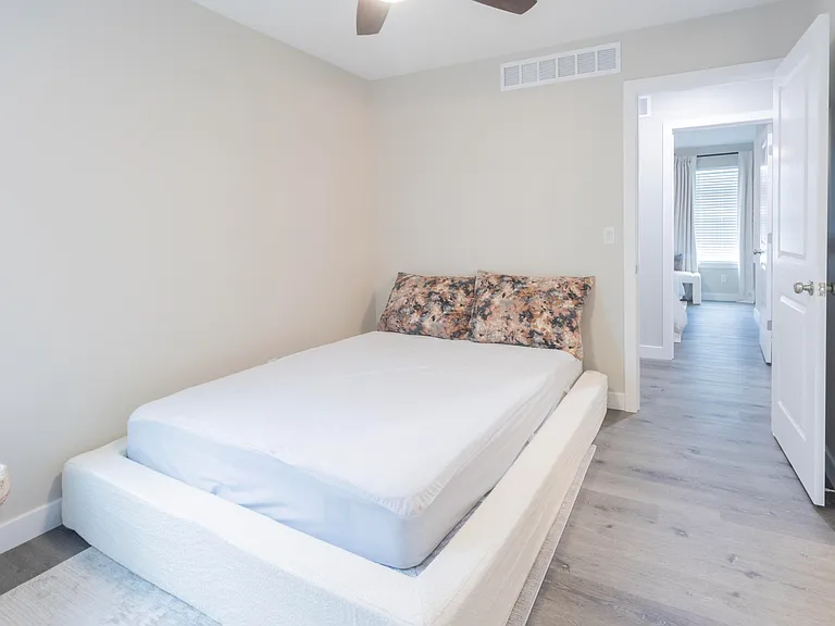 2700 Emery Dr — Photo 30