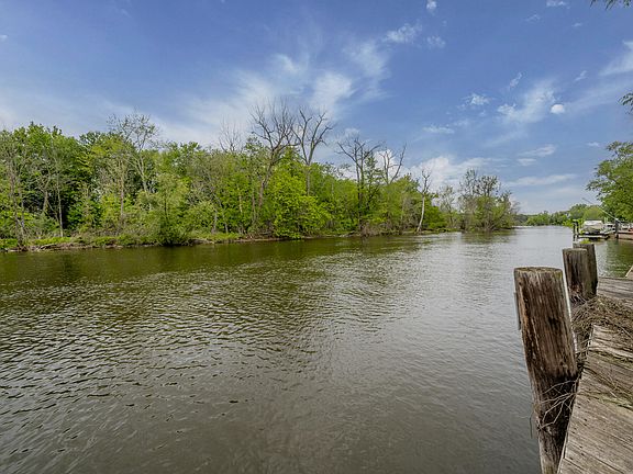 5th image of 2320 Riverbend Dr