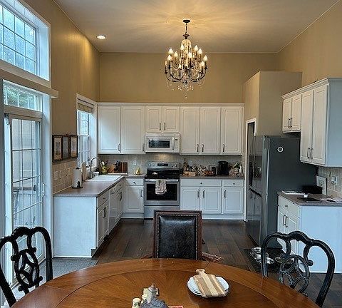 5th image of 4060 Summerfield Dr