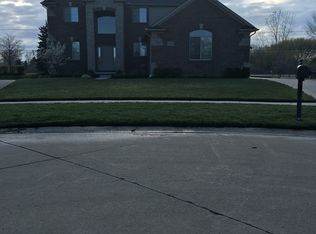 16399 Forest Way, Macomb, MI 48042